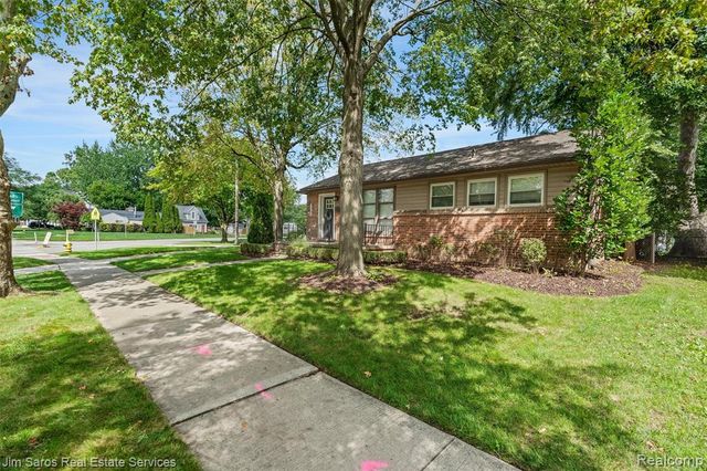 1283 E Melton Road, Birmingham, MI 48009