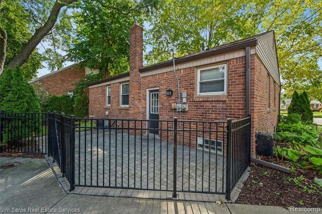1283 E Melton Road, Birmingham, MI 48009