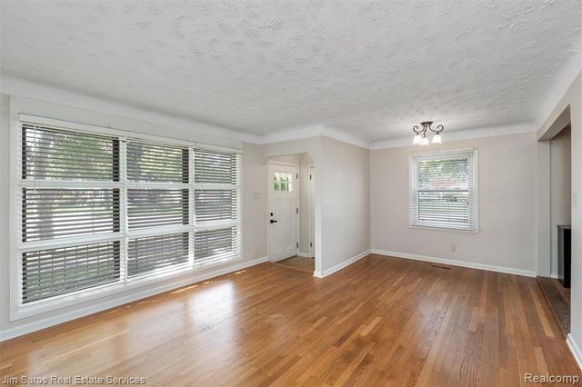 1283 E Melton Road, Birmingham, MI 48009