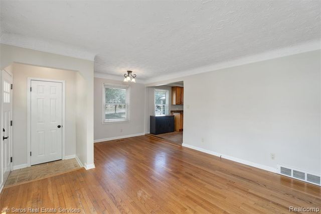 1283 E Melton Road, Birmingham, MI 48009