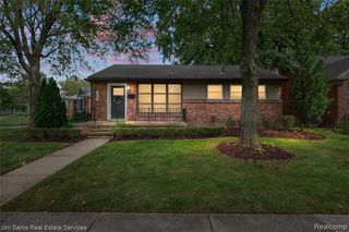 1283 E Melton Road, Birmingham, MI 48009
