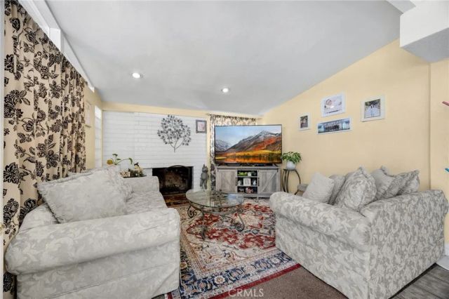 2113 W Niobe, Anaheim, CA 92804