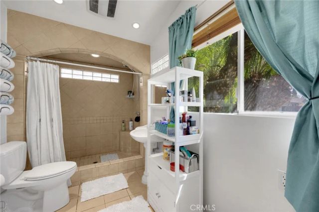 2113 W Niobe, Anaheim, CA 92804