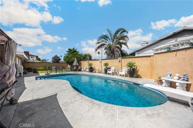 2113 W Niobe, Anaheim, CA 92804