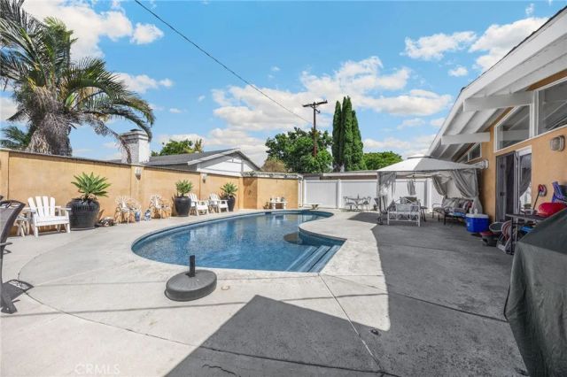 2113 W Niobe, Anaheim, CA 92804