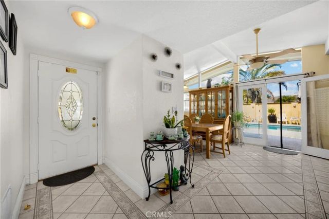 2113 W Niobe, Anaheim, CA 92804