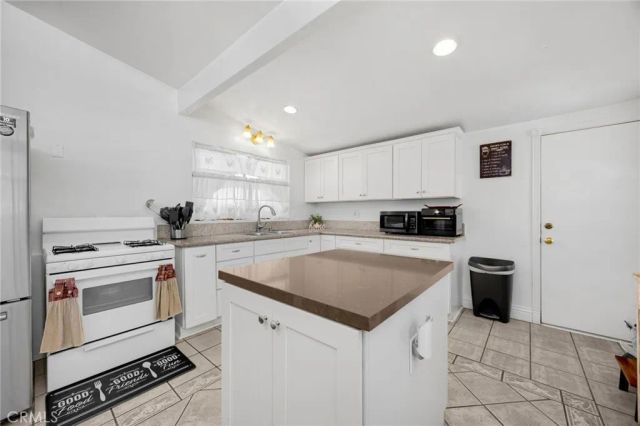 2113 W Niobe, Anaheim, CA 92804