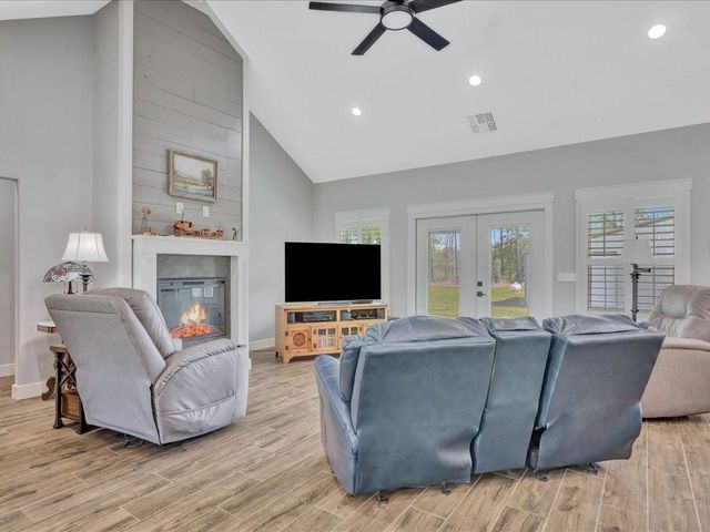 1105 Cc Road, Diboll, TX 75941