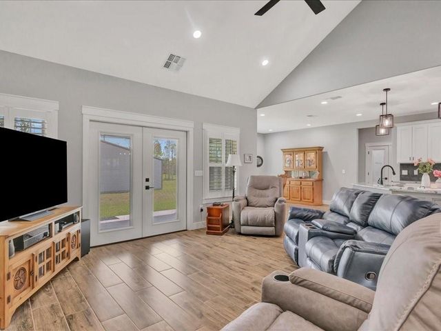 1105 Cc Road, Diboll, TX 75941