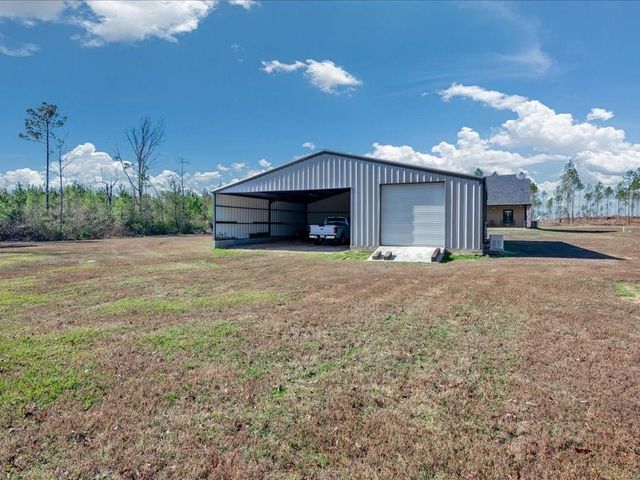 1105 Cc Road, Diboll, TX 75941