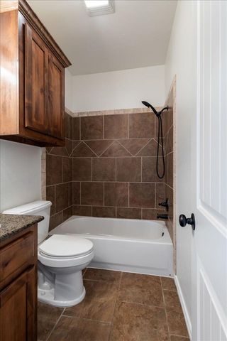 5427 NW King Richard Ave, Lawton, OK 73505