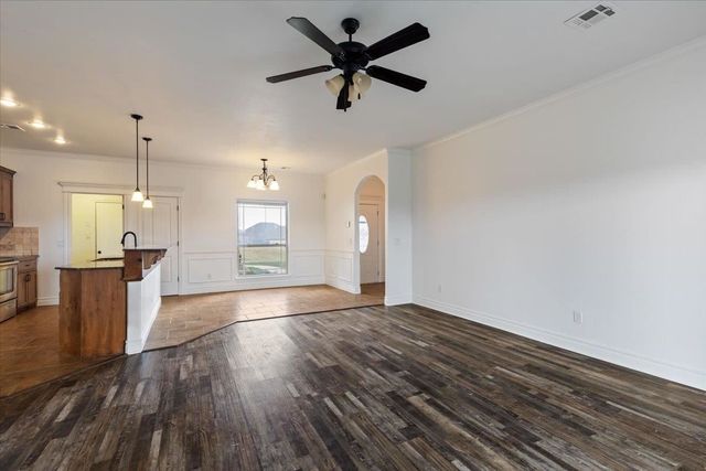 5427 NW King Richard Ave, Lawton, OK 73505