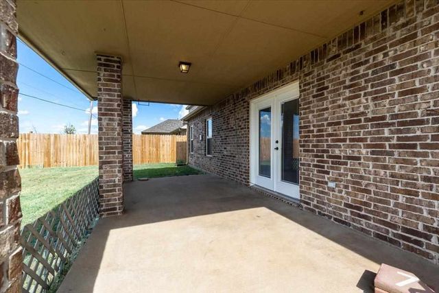 5427 NW King Richard Ave, Lawton, OK 73505