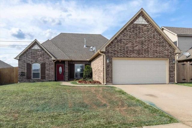 5427 NW King Richard Ave, Lawton, OK 73505