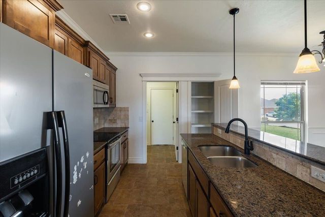 5427 NW King Richard Ave, Lawton, OK 73505