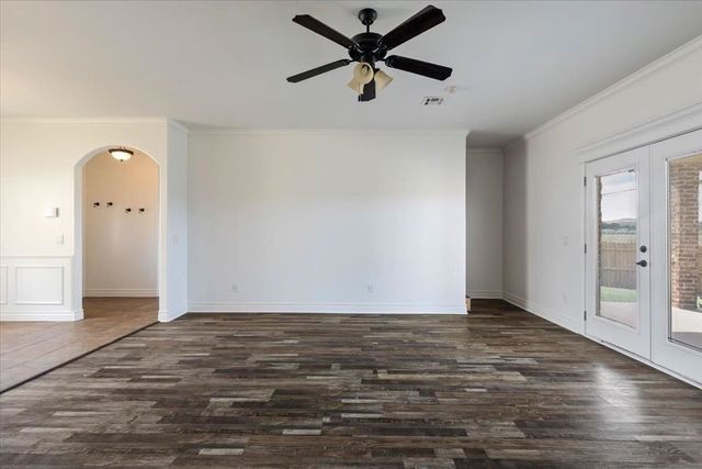 5427 NW King Richard Ave, Lawton, OK 73505
