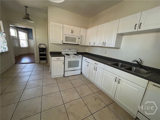 631 E 40th Street, Savannah, GA 31401