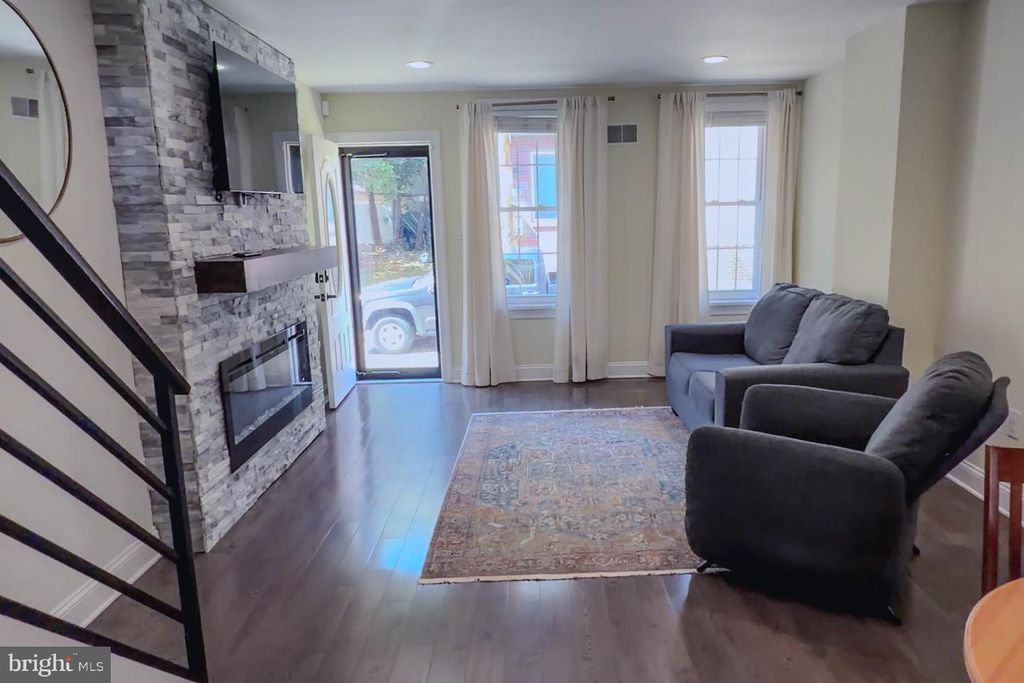 1239 S NEWKIRK ST, PHILADELPHIA, PA 19146 — photo 5