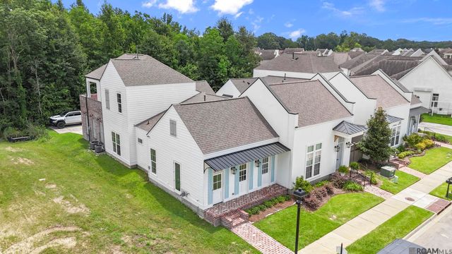 13201 Magnolia Square Dr, Central, LA 70818