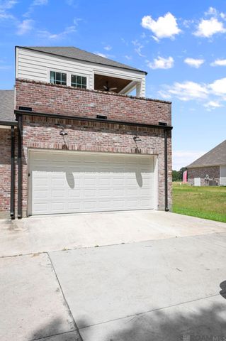13201 Magnolia Square Dr, Central, LA 70818