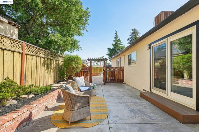 933 Algonquin Ave, Livermore, CA 94551