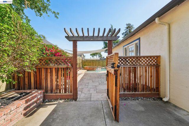 933 Algonquin Ave, Livermore, CA 94551