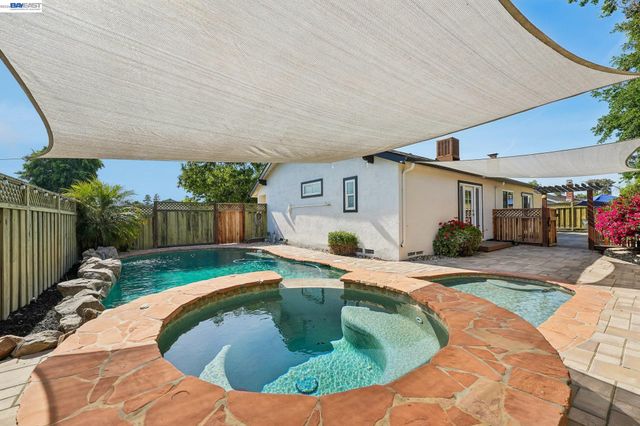 933 Algonquin Ave, Livermore, CA 94551