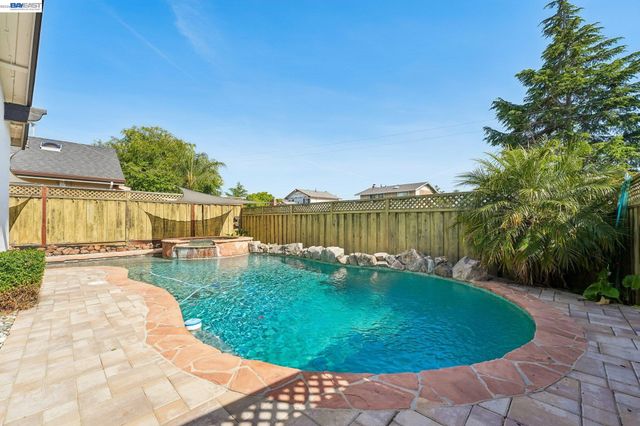 933 Algonquin Ave, Livermore, CA 94551