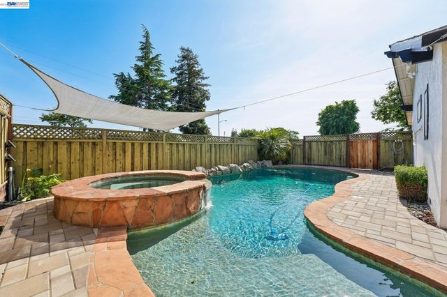 933 Algonquin Ave, Livermore, CA 94551