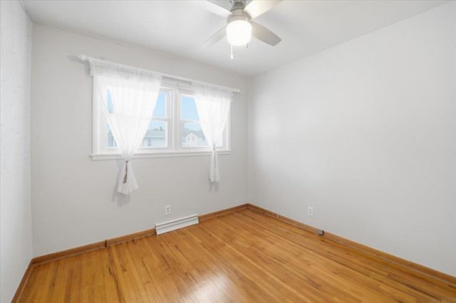 1604 S Forest Road, Cedar Falls, IA 50613