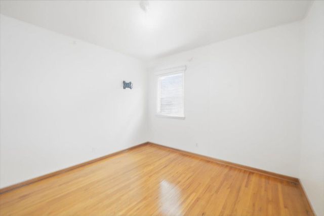 1604 S Forest Road, Cedar Falls, IA 50613