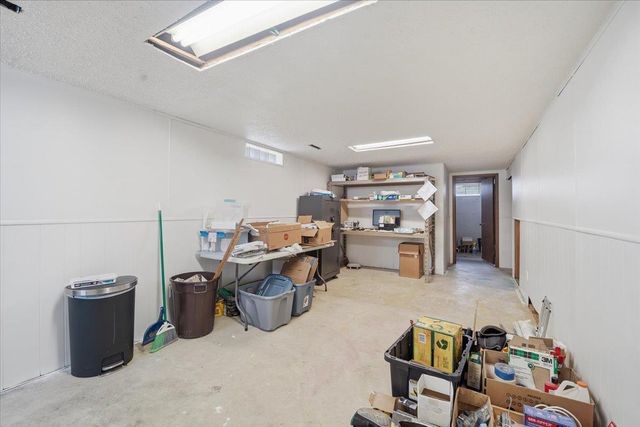 1604 S Forest Road, Cedar Falls, IA 50613