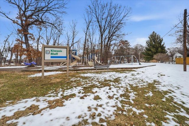 1604 S Forest Road, Cedar Falls, IA 50613