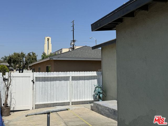 3330 E 8th Street, Los Angeles, CA 90023