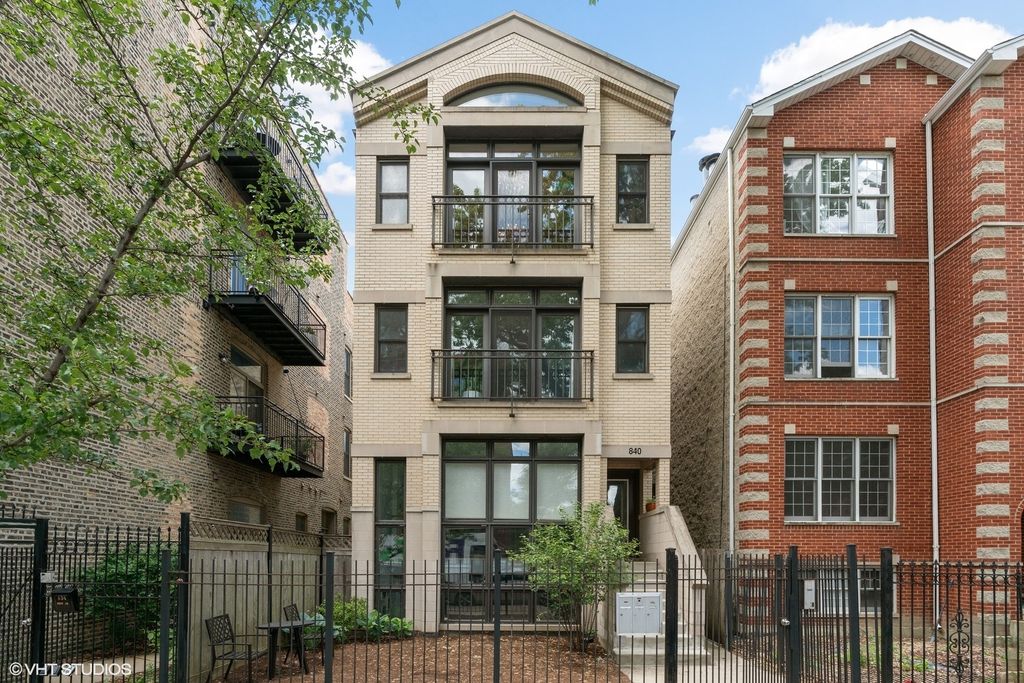 840 N Wood Street 3, Chicago, IL 60622
