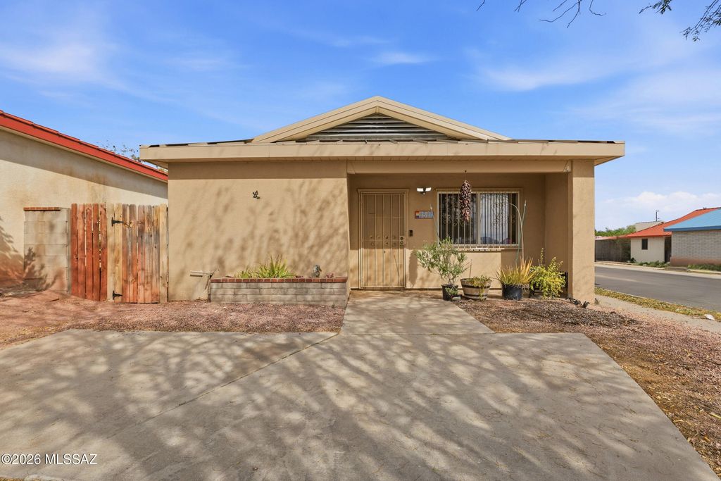 2526 N Balboa Avenue, Tucson, AZ 85705