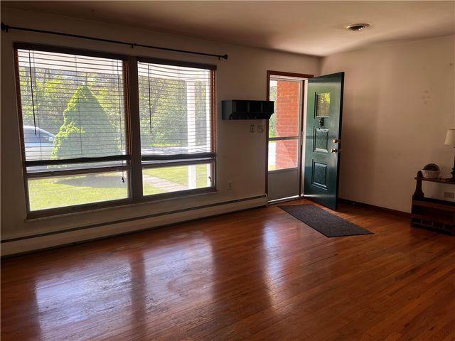 560 Sells Ln, City Of Greensburg, PA 15601