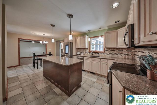 114 Hollow Drive, Jackson Twp, PA 18360