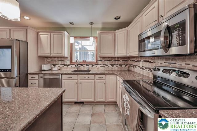 114 Hollow Drive, Jackson Twp, PA 18360