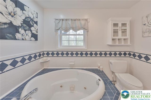 114 Hollow Drive, Jackson Twp, PA 18360