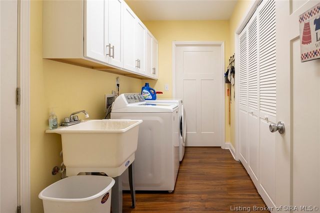 631 Kingsbury Court, Clarksville, IN 47129