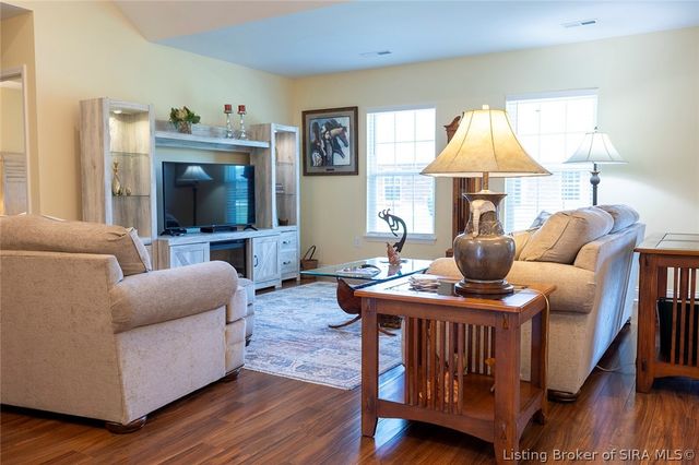 631 Kingsbury Court, Clarksville, IN 47129
