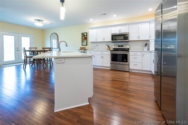 631 Kingsbury Court, Clarksville, IN 47129