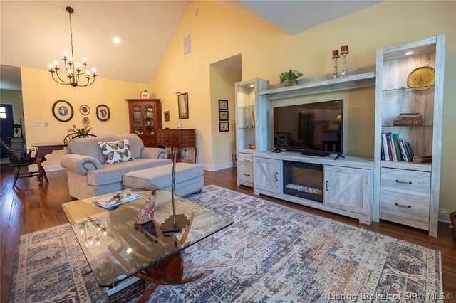 631 Kingsbury Court, Clarksville, IN 47129