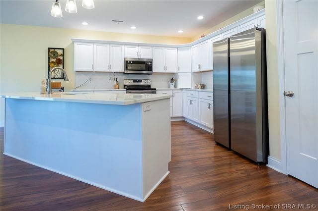 631 Kingsbury Court, Clarksville, IN 47129