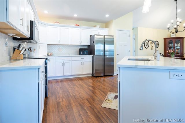 631 Kingsbury Court, Clarksville, IN 47129