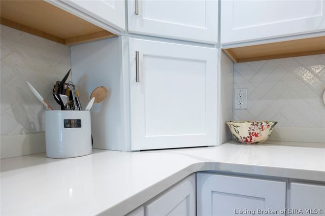 631 Kingsbury Court, Clarksville, IN 47129