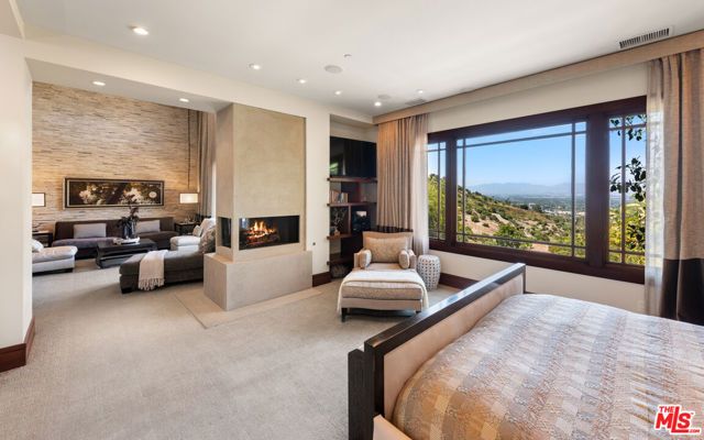 13947 Durham Road, Beverly Hills, CA 90210