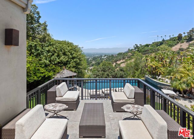 13947 Durham Road, Beverly Hills, CA 90210