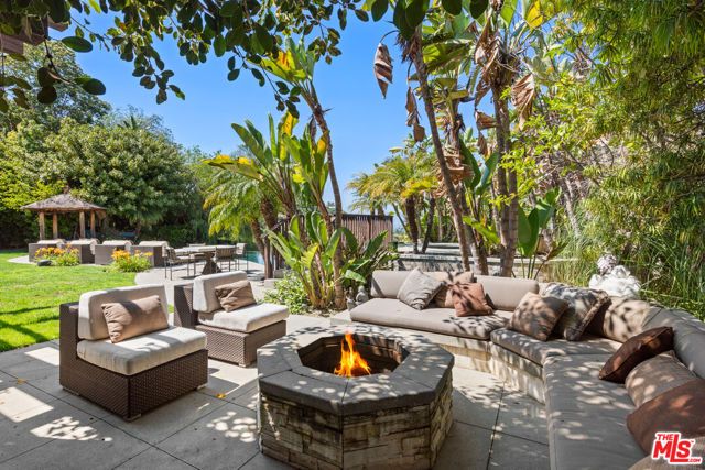 13947 Durham Road, Beverly Hills, CA 90210